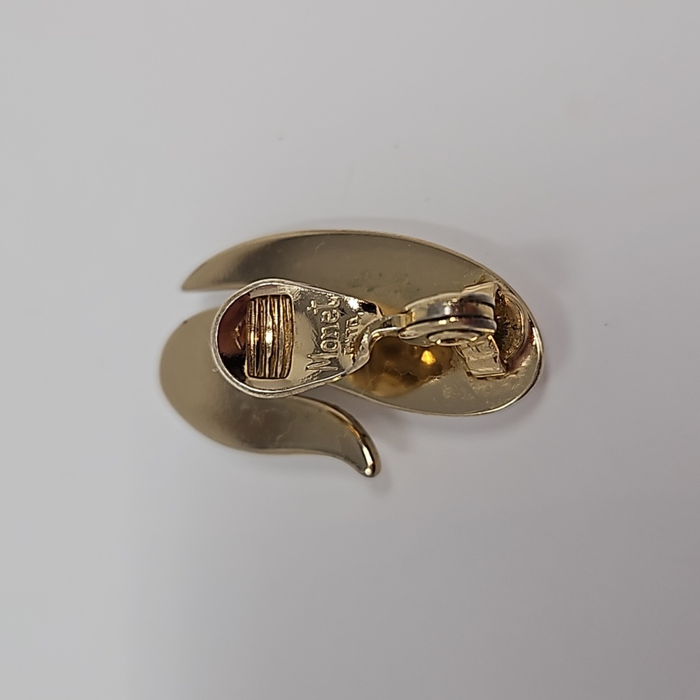 Vintage Monet White Gold Tone Clip On Earrings Signed Rare - Picture 7 of 12